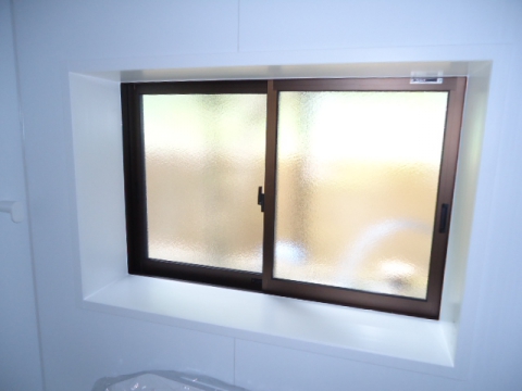 お風呂の窓・簡易カバー工法